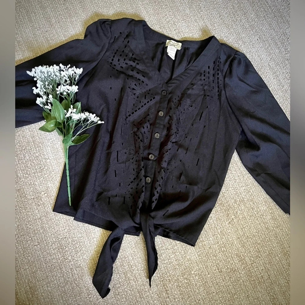 Eyelash Laser Cut Tie Front Blouse - Small
